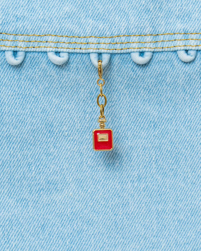 No.5 Charm